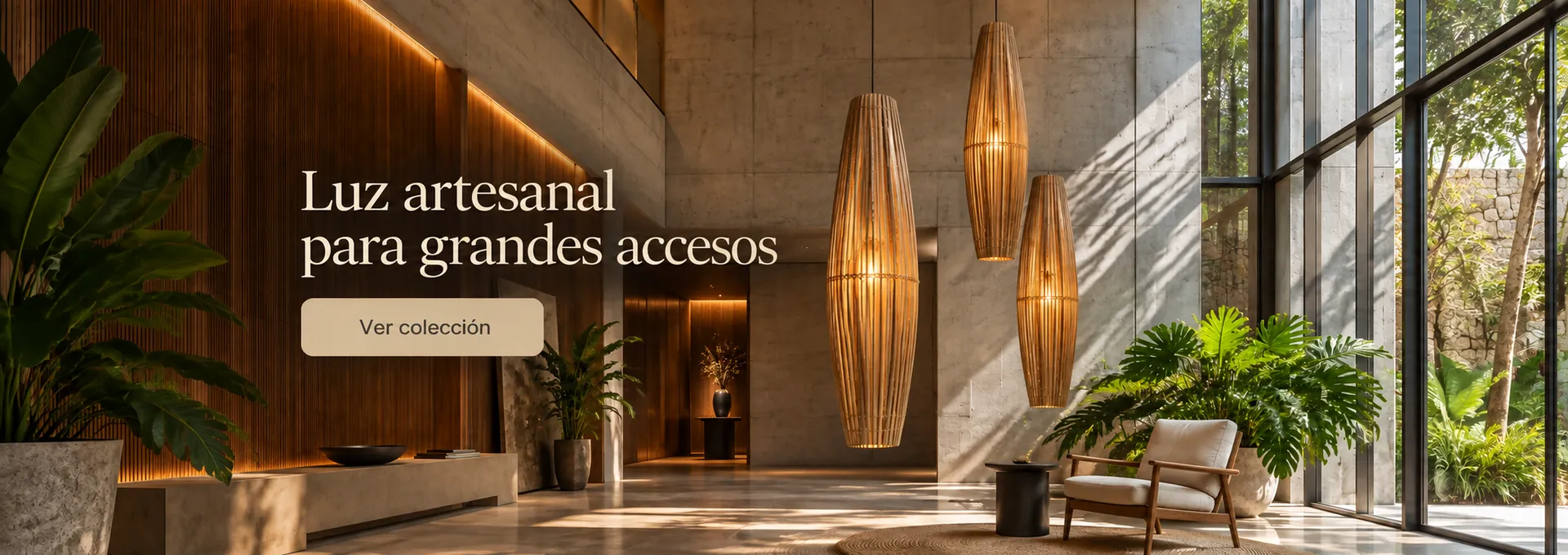 Luz artesanal para grandes accesos — lobby de edificio con colgantes huso de bambú. Ver colección