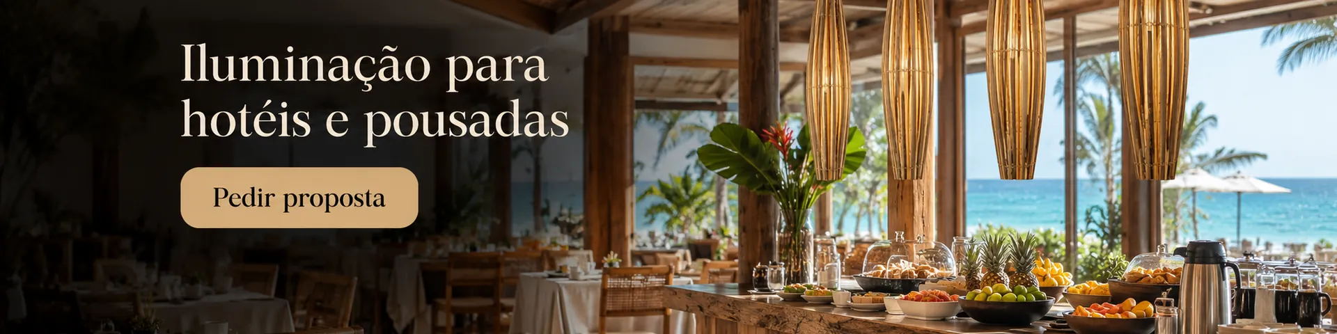 Iluminação para hotéis e pousadas — restaurante de hotel na praia com pendentes de bambu. Pedir proposta