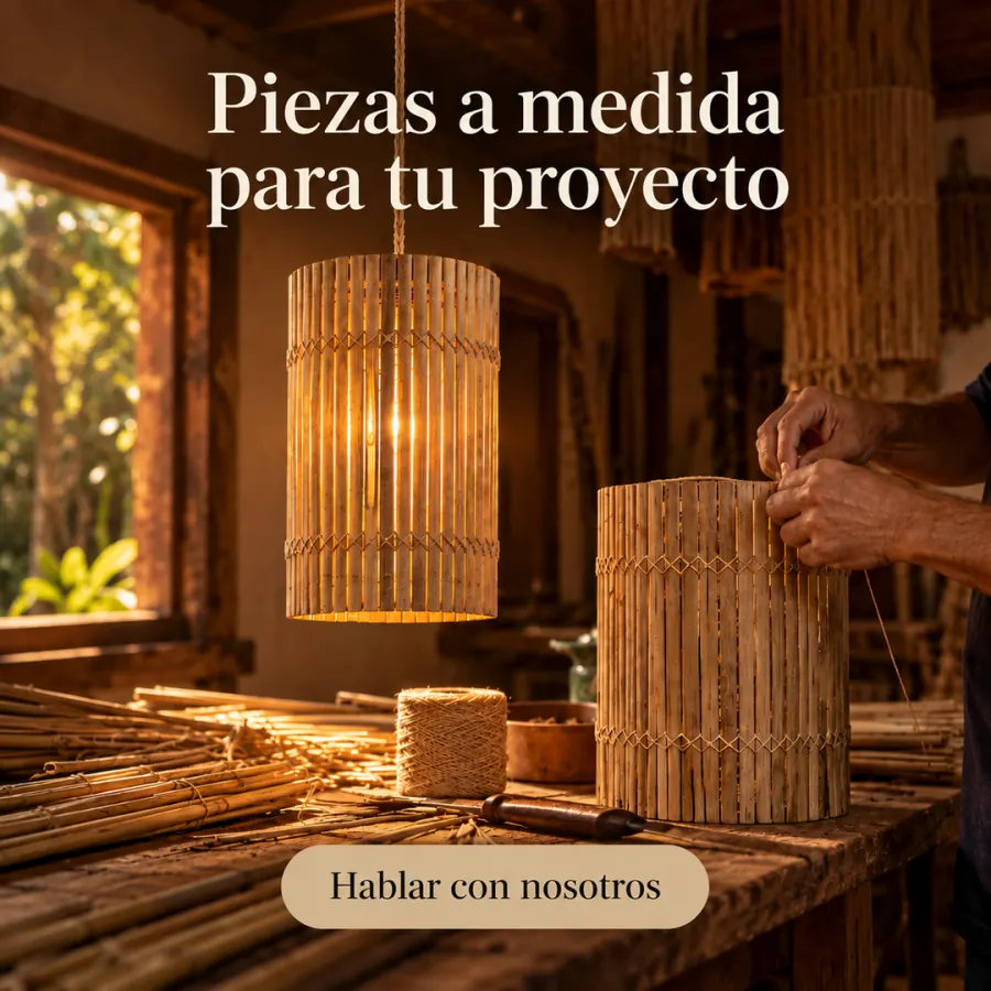 Piezas a medida para tu proyecto — artesano trenzando bambú en el taller. Hablar con nosotros