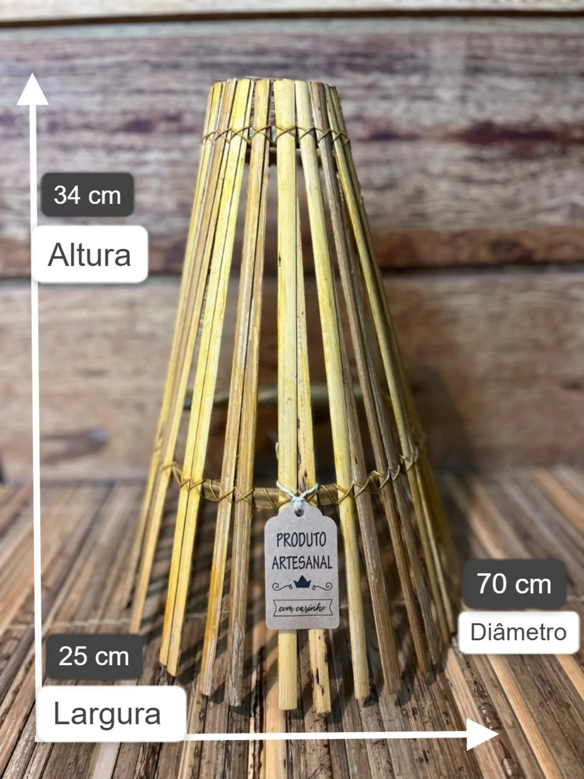 Pendente Cone Vazado (saia aberta) 34 cm