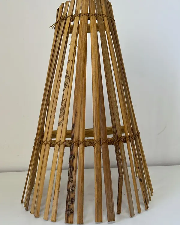 Pendente Cone Vazado (saia aberta) 34 cm — foto 2