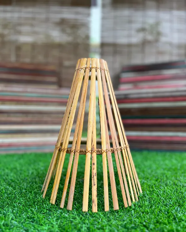 Pendente Cone Vazado (saia aberta) 34 cm — foto 3